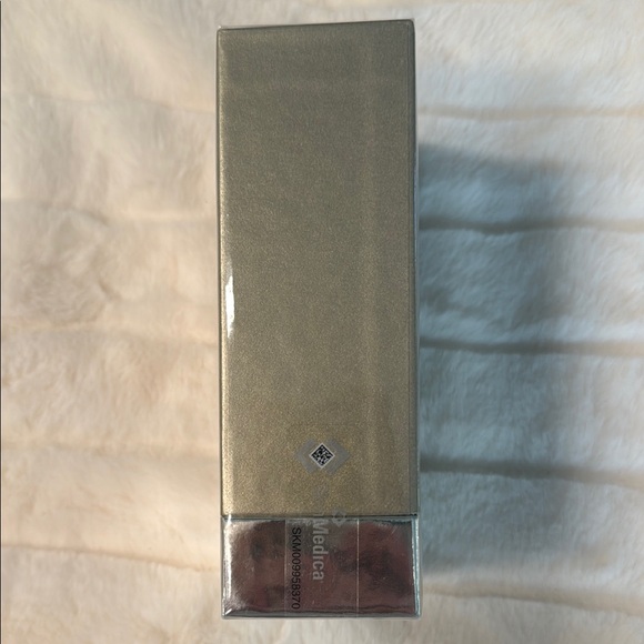 SkinMedica LUMIVIVE System - Picture 2 of 7